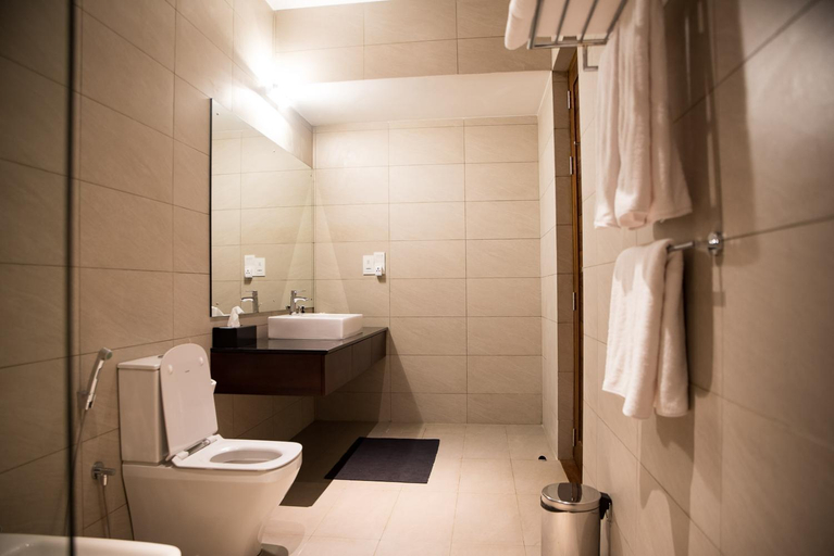 Bathroom 4, The Villa by Contemporary Ceylon, Panadura