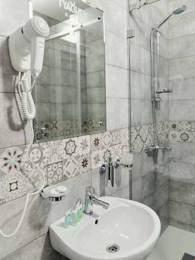Bathroom 3, готель Тячів, Tiachivs'kyi