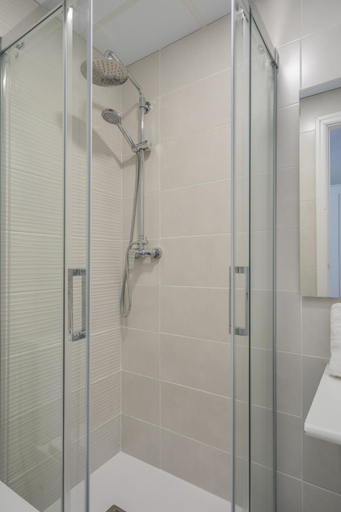 Bathroom 2, Hotel Tolosa, Tarragona