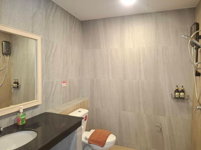 Bathroom 4, Karon Living Room, Pulau Phuket