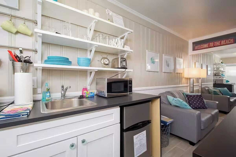 Others 2, Steps to Newport Harbor, Balboa Fun Zone + Dock Access 2 Edgewater Studios, Orange