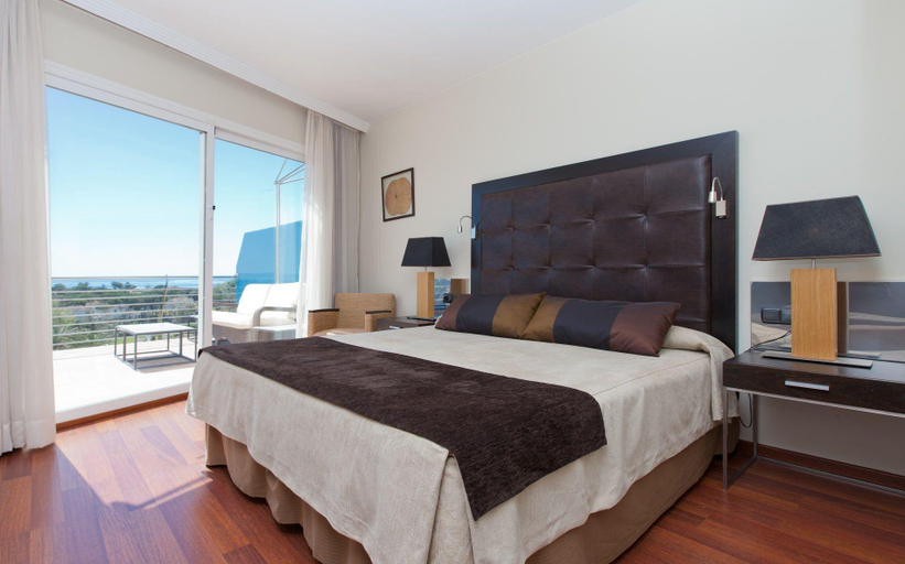 Bedroom 3, Senator Banus Spa Hotel, Málaga