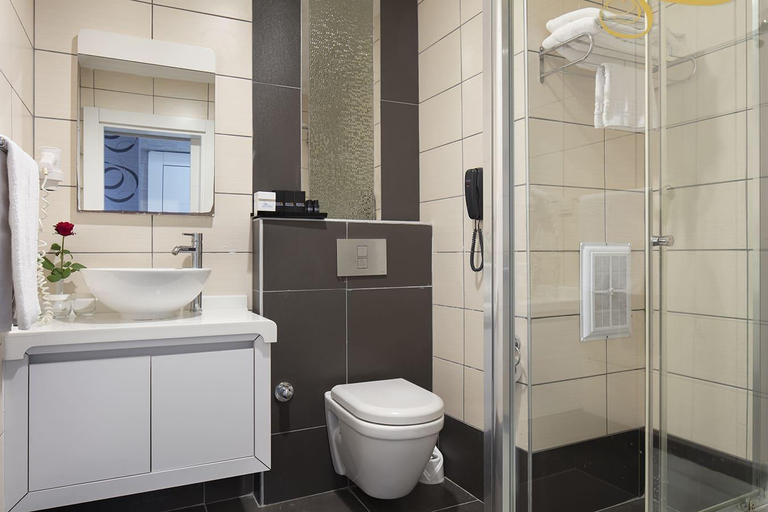 Bathroom 5, Grand Ring Hotel, Kemer
