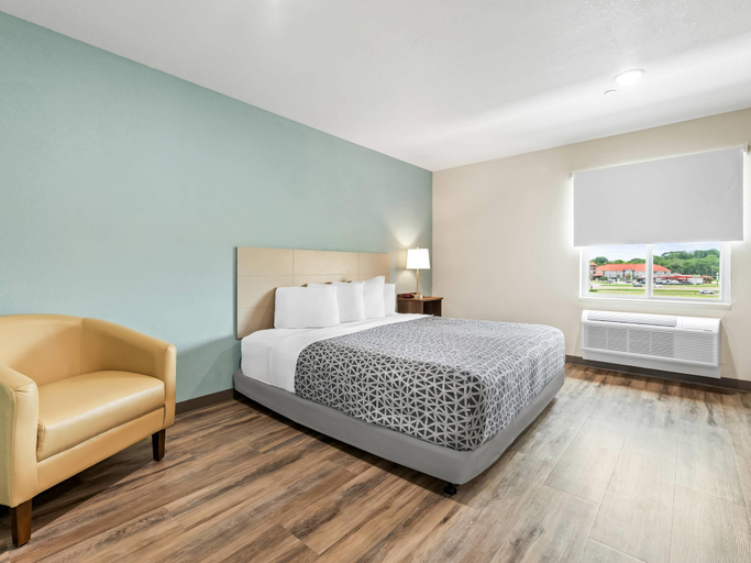 Bedroom 2, WoodSpring Suites Prattville - Montgomery North, Autauga