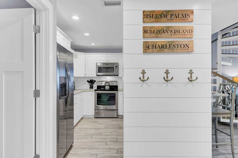 Others 5, 518 Seascape Waterfront Views + Community Pool, Charleston