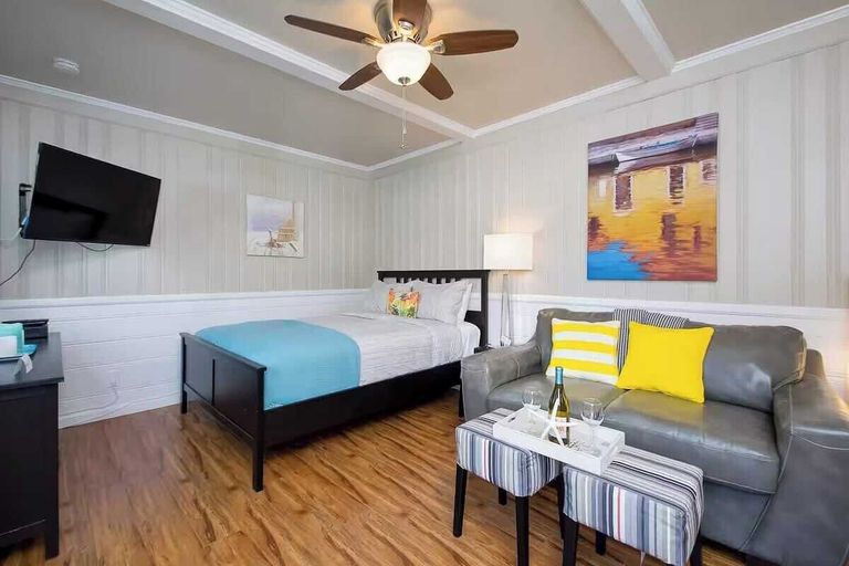 Others 3, Steps to Newport Harbor, Balboa Fun Zone + Dock Access 2 Edgewater Studios, Orange
