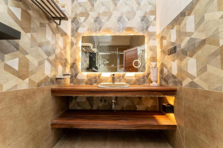 Bathroom 3, Grand Minaro, Kaduwela