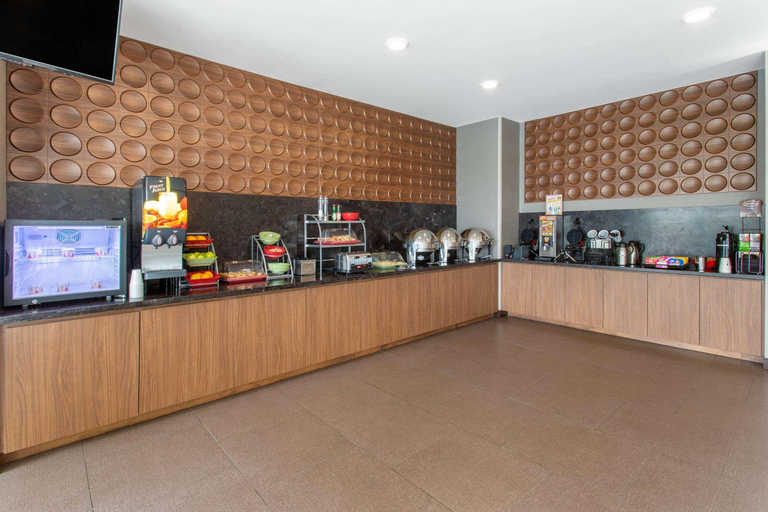 Public Area 2, Hawthorn Extended Stay by Wyndham Loveland, Larimer
