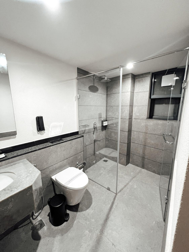 Bathroom 4, Oshin Calicut, Kozhikode
