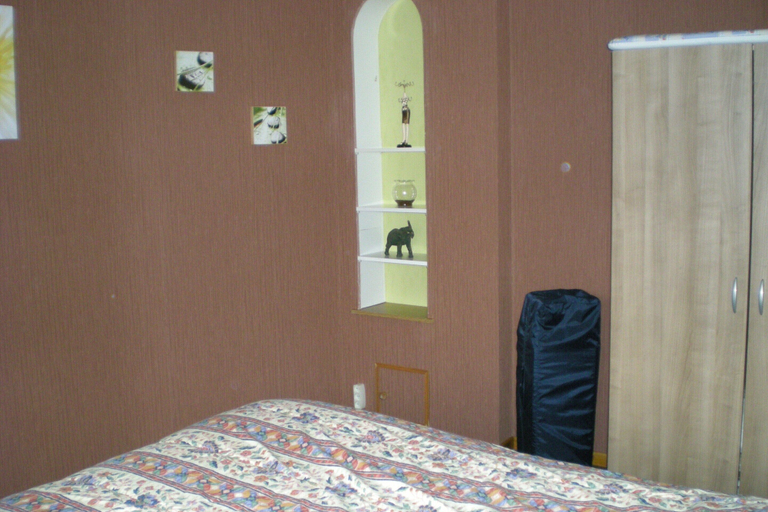 Bedroom 2, Spacious Holiday Home With Large Garden, Liège