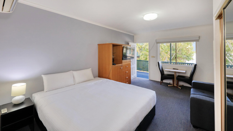 Bedroom 3, Best Western Cattle City Motor Inn, Rockhampton