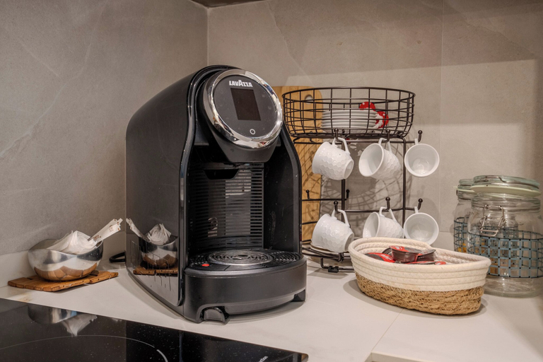 Food & Drinks, B and G Boutique apt.-heart of Milano- Design District, Milano