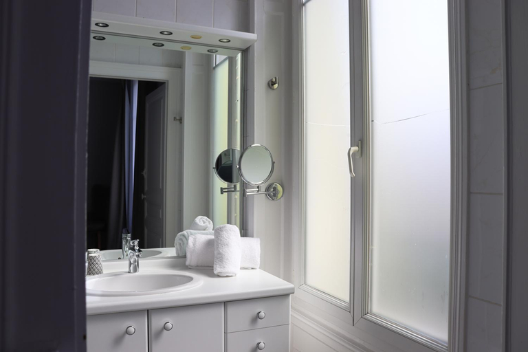 Bathroom 3, La Souveraine, Vosges