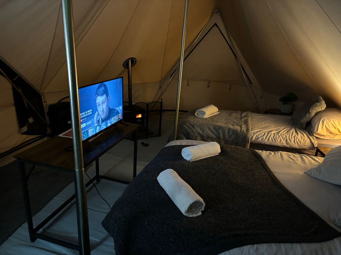 Room 4, Cozy Hot Tent With Log Burner & Hot Tub Left Tent, Anglesey