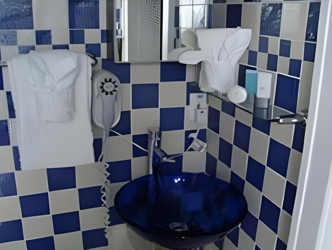 Bathroom 4, Ponce De Leon Hotel, Pinellas