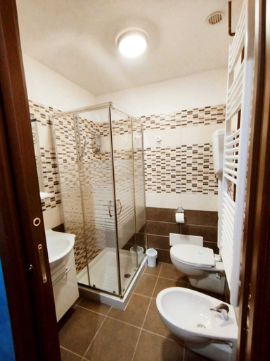 Bathroom, La Mensa Ponderaria, Rome