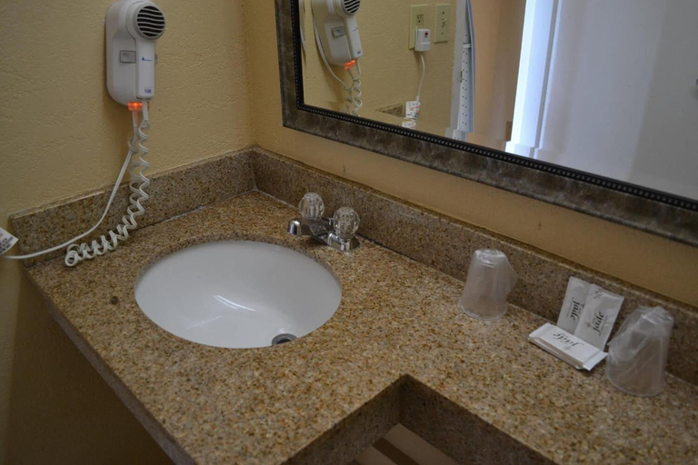 Bathroom, Americas Best Value Inn Smithfield, Johnston