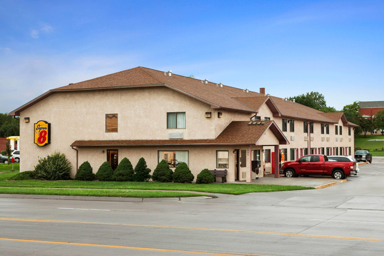 Exterior & Views 2, Super 8 by Wyndham Concordia, Cloud
