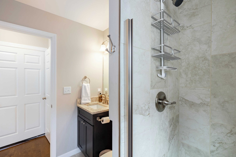 Bathroom 5, Silver Maple by Avantstay Modern & Stylish Haven, Buncombe