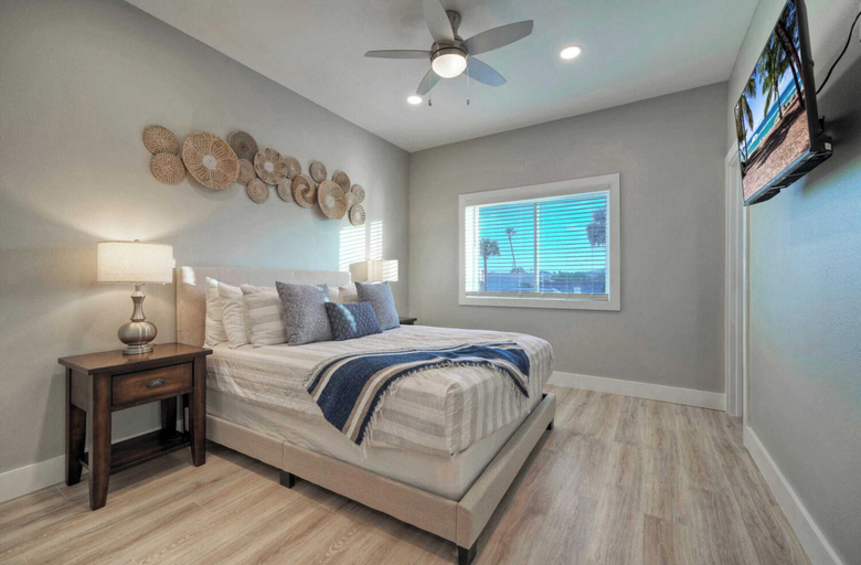 Bedroom 4, Sleeps 22 3 Condos in Beachfront Complex w/ Pool, Pickleball Island Retreat, Nueces