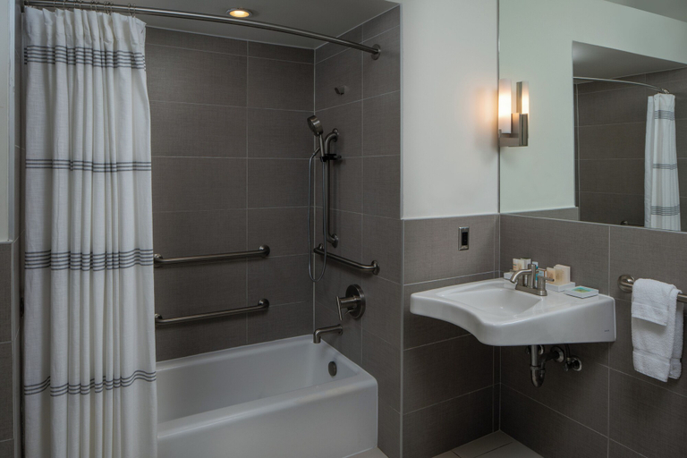 Bathroom 4, Harbor House Hotel and Marina at Pier 21, Galveston