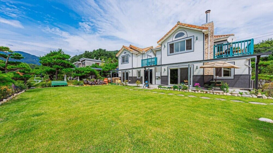 Exterior & Views 1, Gapyeong ATty Pension, Gapyeong