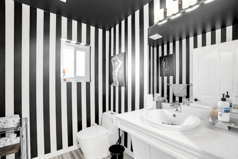 Bathroom 5, Pacific View by Avantstay Original Artist's Home, Los Angeles