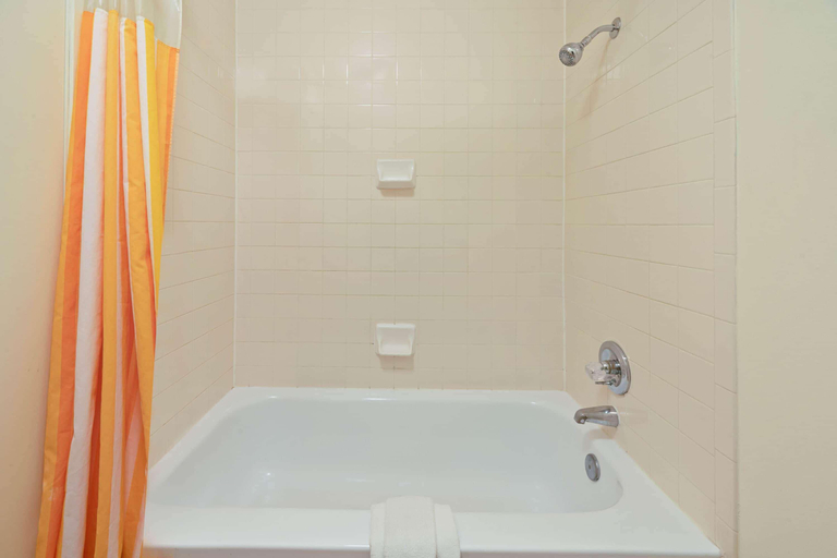 Bathroom 4, La Quinta Inn & Suites by Wyndham SLC - Layton, Davis
