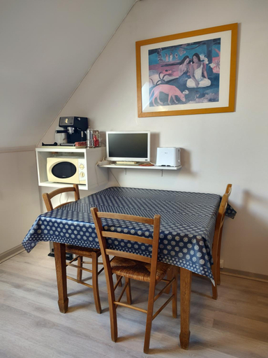 Others 4, Studio au 2e etage de notre maison de ville, Calvados