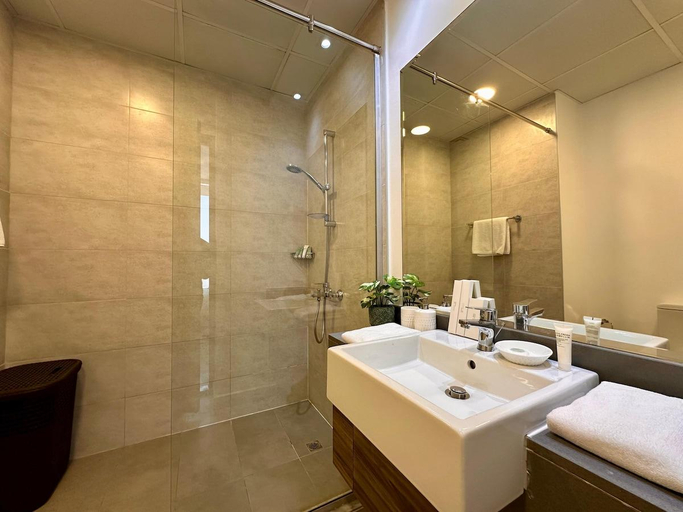 Bathroom 3, Luxury One-Bedroom Apartment in Bloom Heights, Dubai