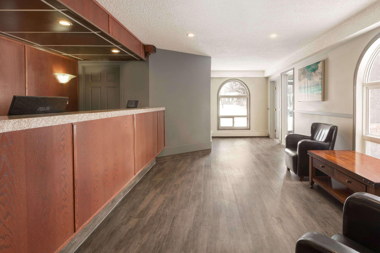 Public Area 2, Travelodge by Wyndham Edmonton Airport, Division No. 11