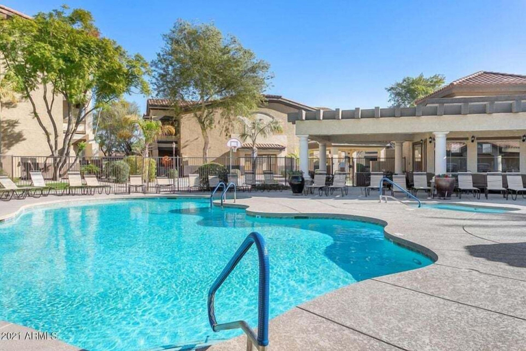 Sport & Beauty, Ground Floor 2 BDR With Garage! Heated Comm Pool!, Maricopa