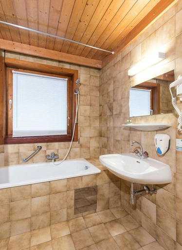 Bathroom 3, Hotel Post Fusch, Zell am See