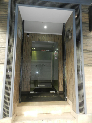 Others 5, Hotel Guayaquil, Santiago