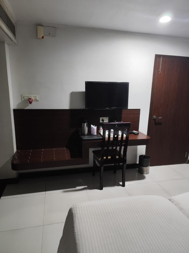 Bedroom 3, Airport City Hotel, North 24 Parganas