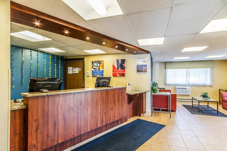 Public Area 2, Motel 6 Green Bay, WI - Lambeau, Brown