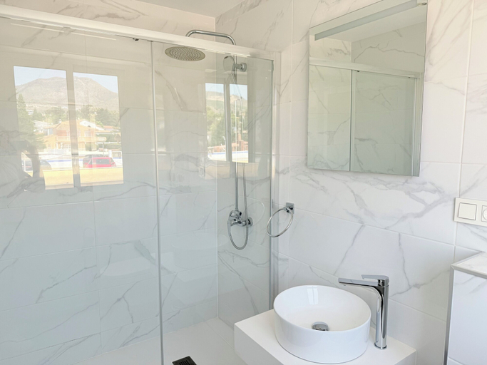 Bathroom 3, HOTEL MARINA BENALMADENA, Málaga