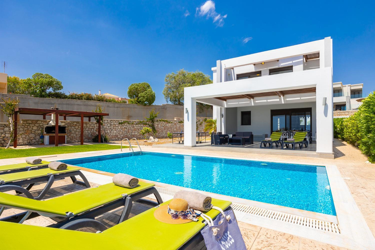 Others 5, Villa Dionysos, South Aegean