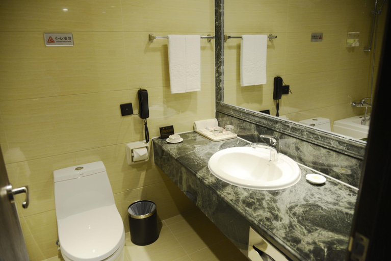 Bathroom 4, Kunming Wei Long Hotel, Kunming