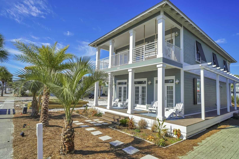 Exterior & Views 2, All Decked Out by Avantstay Pool & Private Beach Access, Bikes Provided, Walton