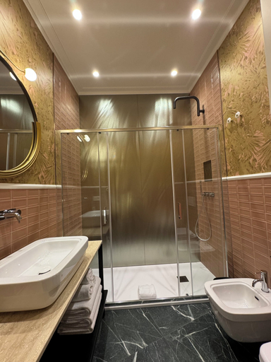 Bathroom 5, Lovely rooms, La Spezia