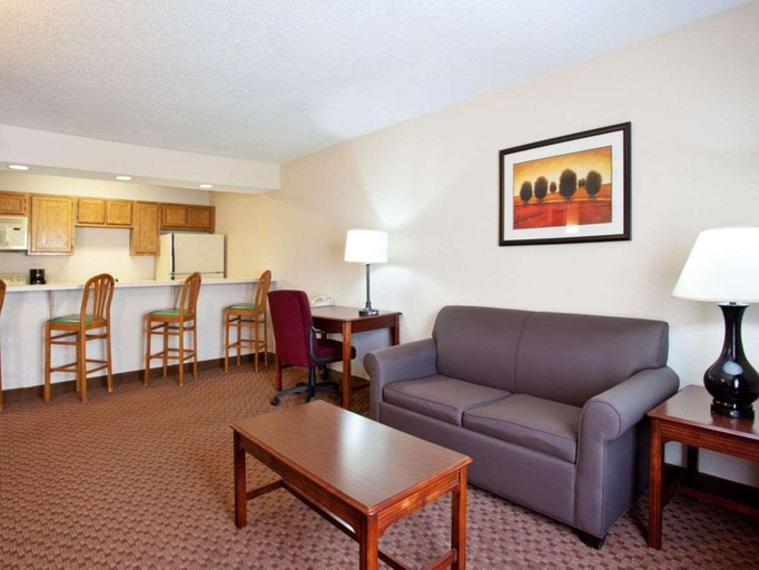 Public Area, Baymont by Wyndham Merrillville, Lake