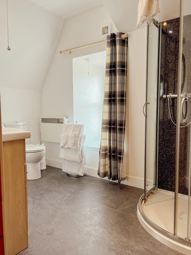 Bathroom 3, Loch Ness Gatehouse Apartments, Highland