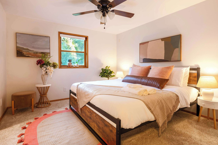 Bedroom 3, @ Marbella Lane - Nature Escape at Shady Lake, King