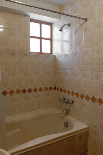 Bathroom 4, La Posada de Atahualpa, Cusco