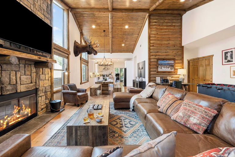 Others 2, Teddy by Avantstay Majestic Cabin in Big Bear w/ Balcony, San Bernardino
