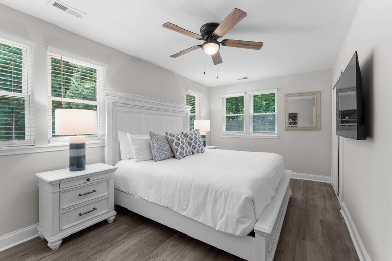 Bedroom 3, Lakefront Retreat With Private Dock, Pool, Game Room Sleeps 18, Iredell