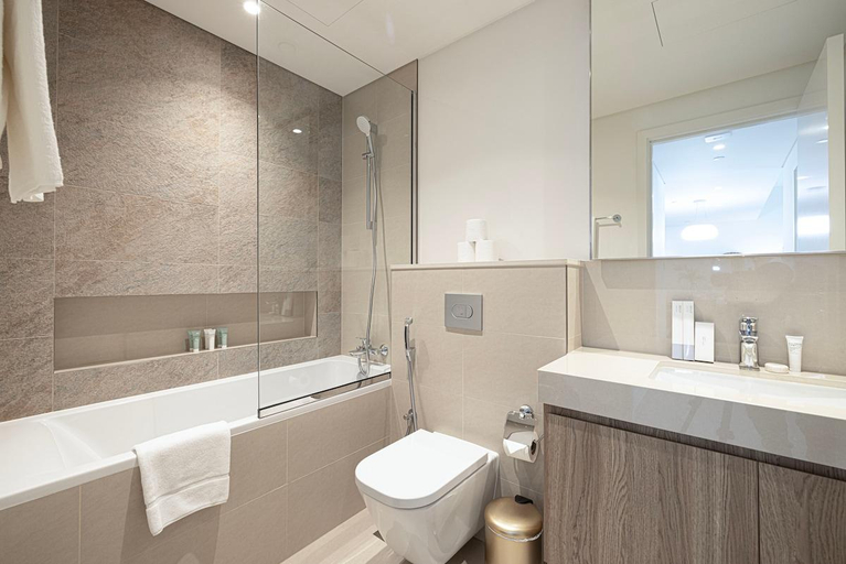 Bathroom 4, Charming 1-Bed Luxury Apartment in Downtown Views, Dubai