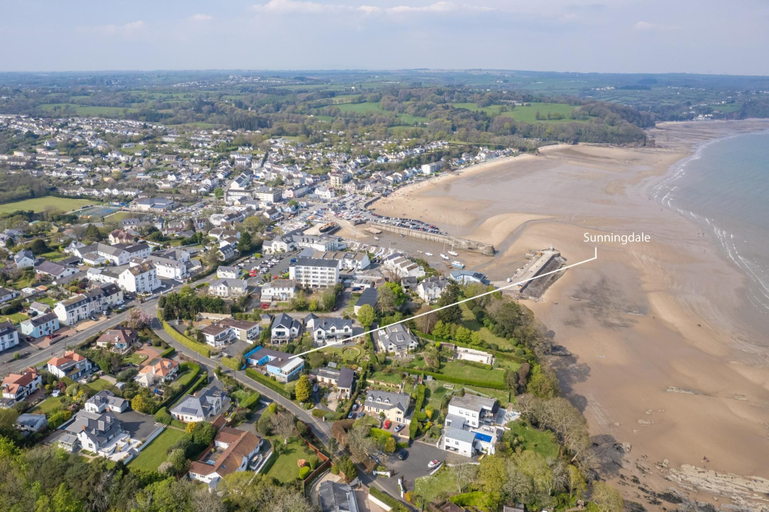 Others 4, Sunningdale - Beach Side Cottage Sea Views Parking, Pembrokeshire