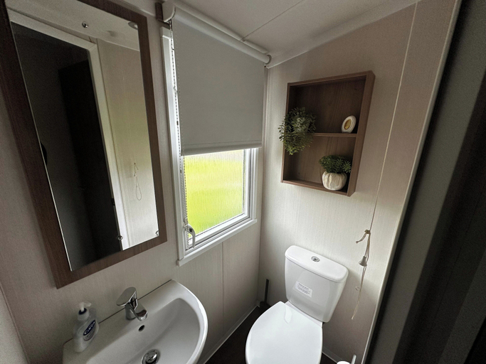 Bathroom 3, Luxury Caravan Escape by the Seaside, Port Seton, East Lothian